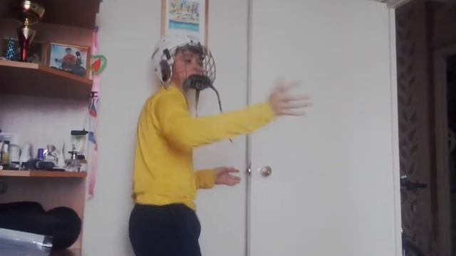 Пародия на "I have a pen ..." смотреть онлайн