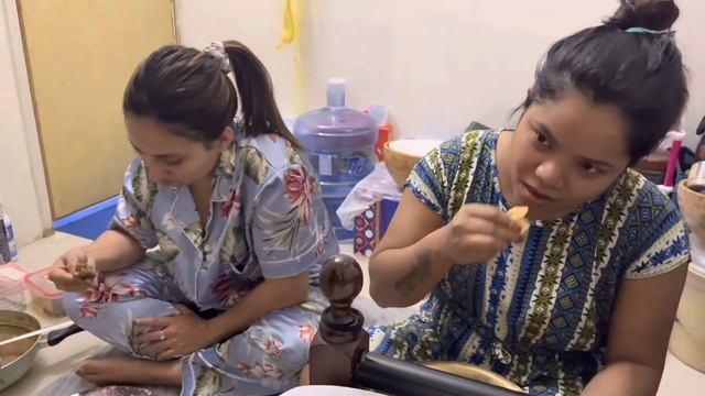 Nepali in Dubai day off.. Raw video//eating.. #dubai #nepali #life смотреть онлайн