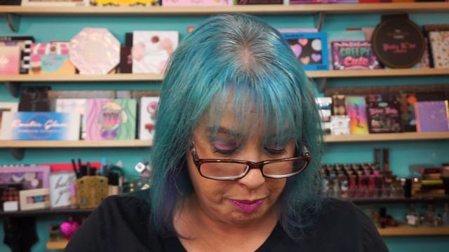 Highlighter's / Eye Shadow's Haul from Vanessa's Vanity with Swatches - OMG!!!! смотреть онлайн