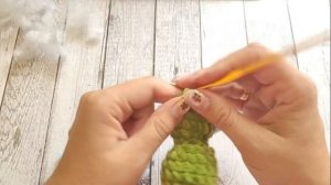 Игрушка гусеница крючком из плюшевой пряжи🐛crochet caterpillar toy🐛gehäkeltes Raupenspielzeug