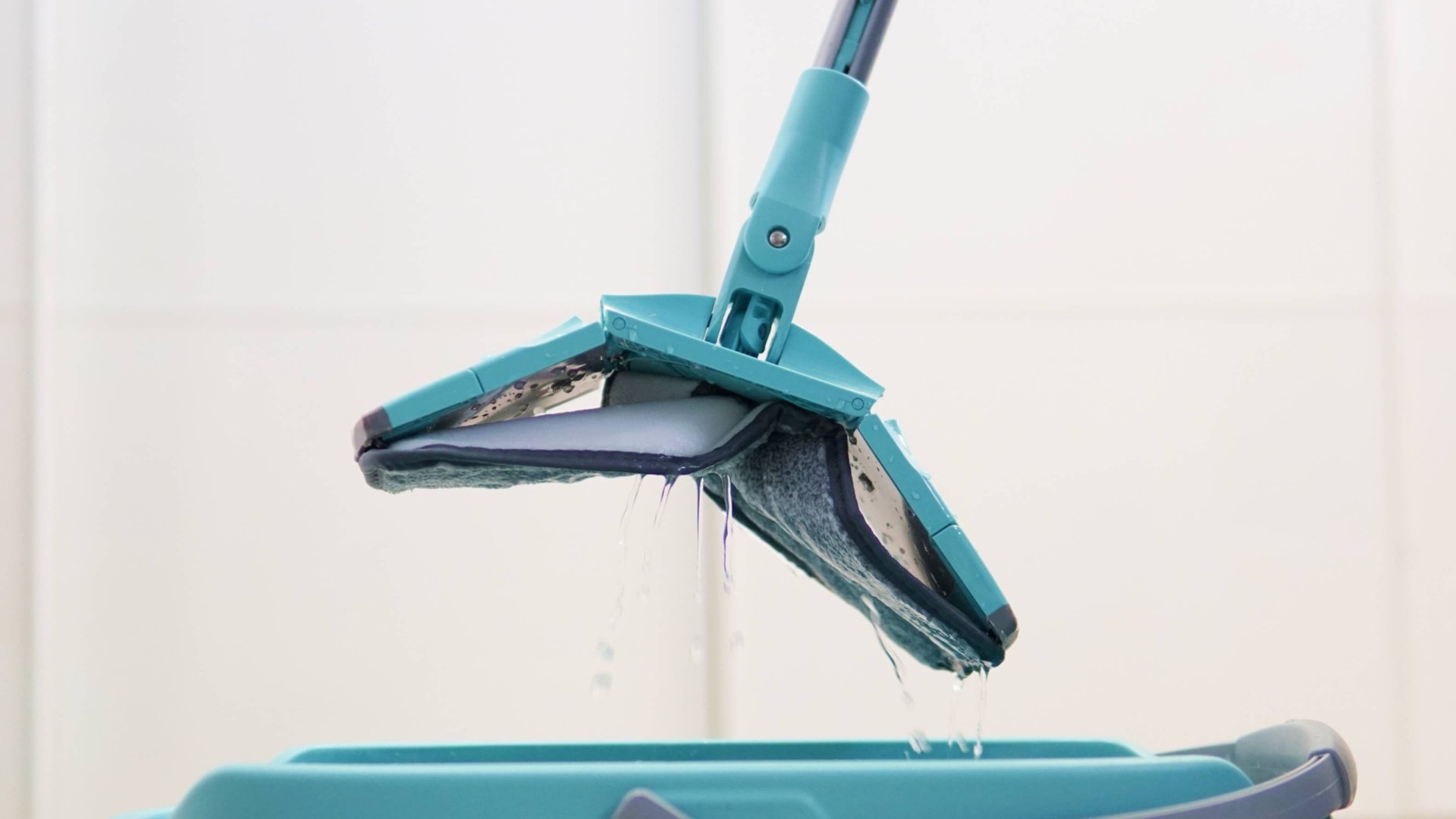 Швабра с механизмом отжима Hausmann Care Clean для влажной уборки пола