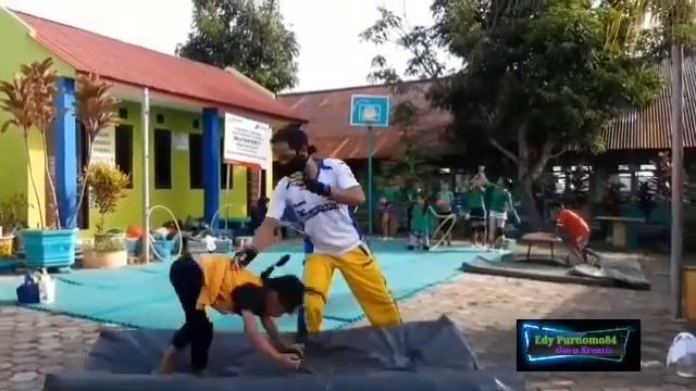 Tutotial Gerak Dasar Salto belakang (Flick Flack) смотреть онлайн