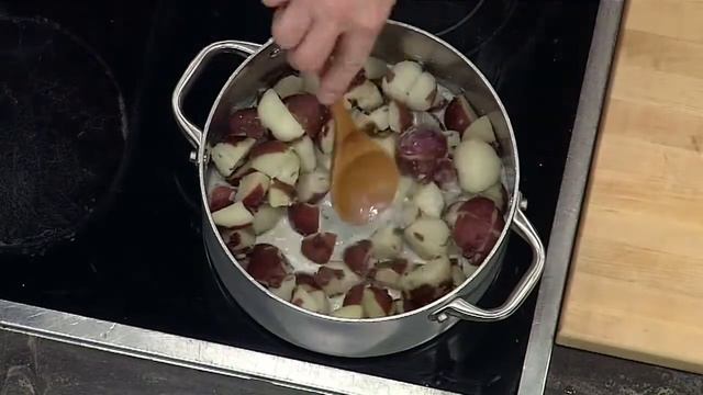 Let's Dish host Chris Koetke share his Thanksgiving recipe for Mustard and Dill Crushed Potatoes смотреть онлайн