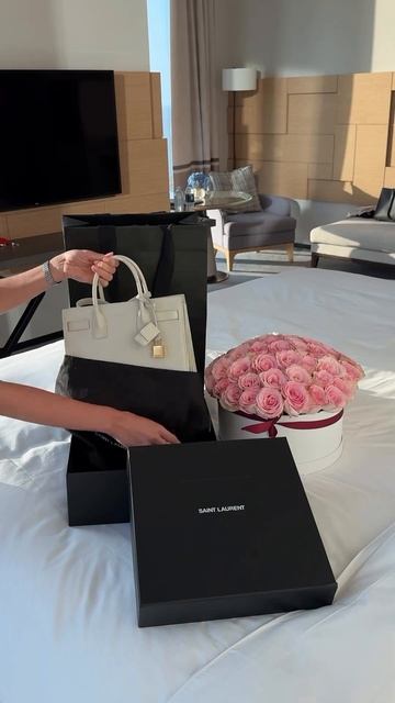 Больше ассортимент по ссылке в профиле 🫶 #мода #стилист #ysl #лондон #дубай смотреть онлайн