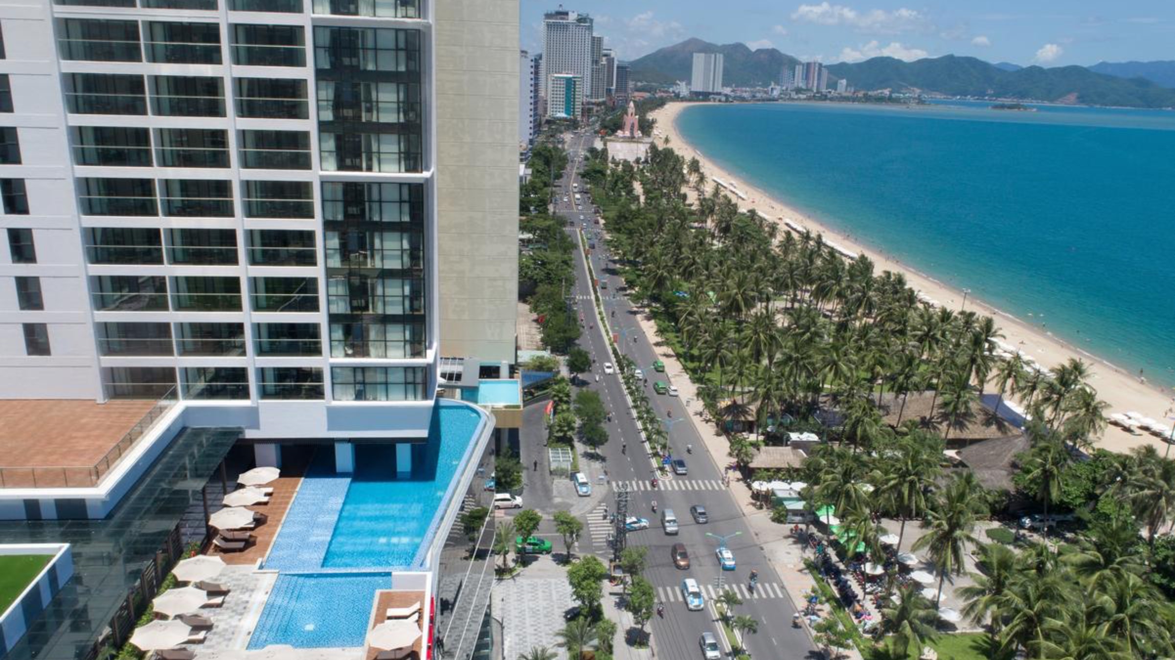 Завтрак отель Vinpearl Beachfront Нячанг Вьетнам смотреть онлайн