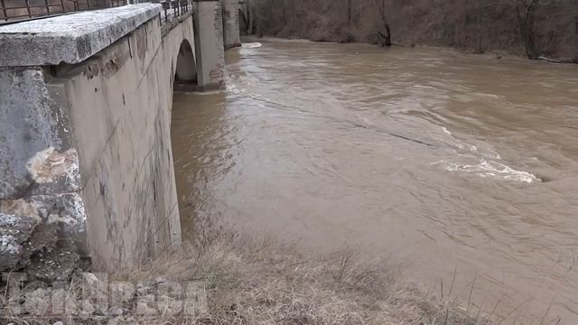 Опасности по стария път за село Железница, край Благоевград смотреть онлайн