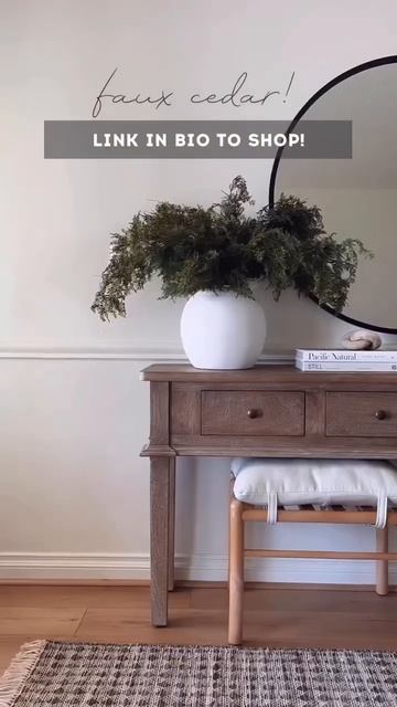 Cedar is my go-to holiday and winter floral. What’s your favorite?! #shorts смотреть онлайн