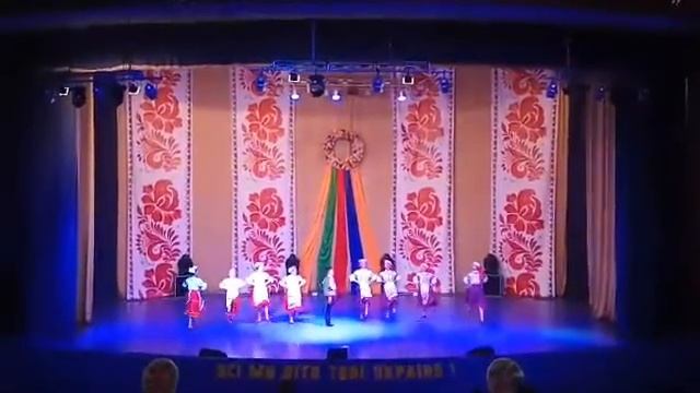 НХК ансамбль народного танцю "Любисток" Оболонського ЦТДЮ м. Києва Вісім дівок один я смотреть онлайн