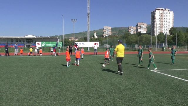 4 игра в группе 2 тайм Юниор - ДЮСШ 2 Кисловодск 4-0 (10-0) смотреть онлайн