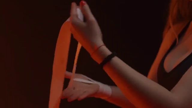 AMOURANTH VS MAYICHI l VELADA DEL AÑO 3 смотреть онлайн