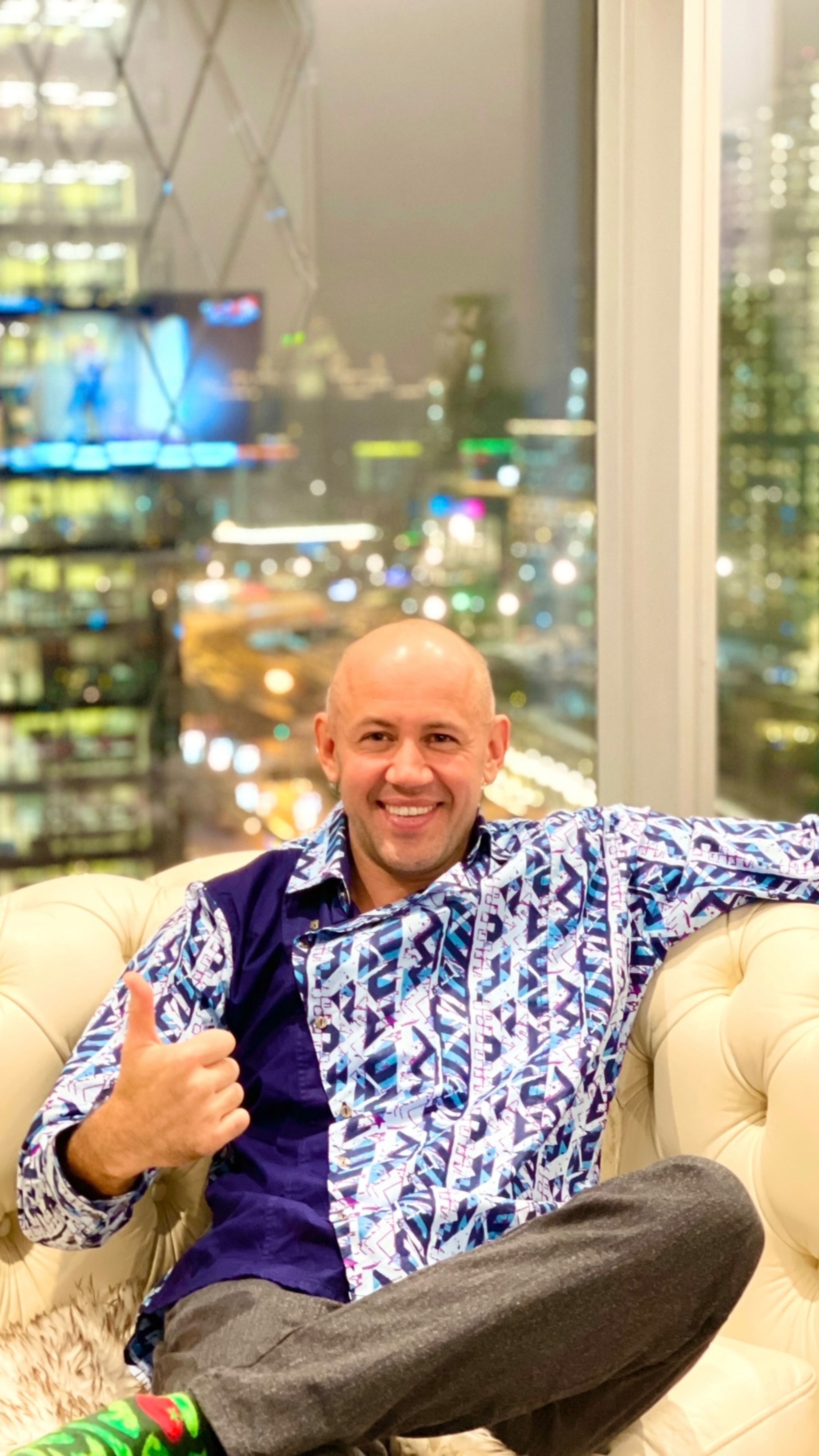 Подкатил к девушке 😏 смотреть онлайн