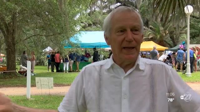 'Tomato Feastival' supports local famers смотреть онлайн