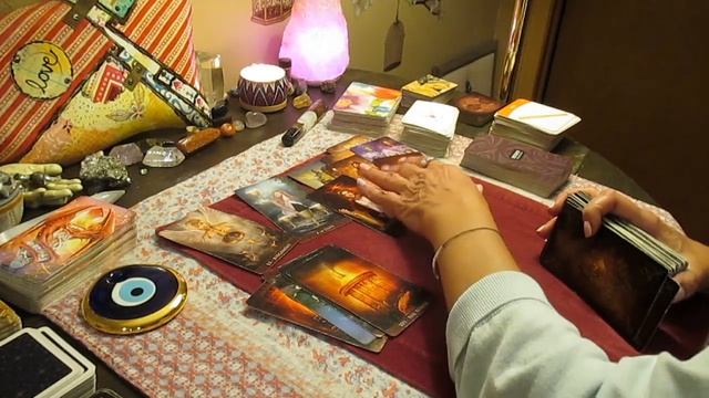 Time's up! Separating wheat from the chaff. Use intuition and don't look back. ALL SIGNS TAROT смотреть онлайн