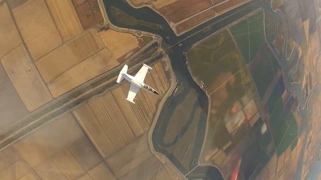 Jet Entrenador militar Aero Vodochody L-39 Albatros. смотреть онлайн