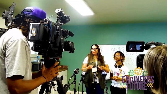 Lesson 15 - Whiz Kid Alena Analeigh, studying Mechanical Engineering at ASU Alena talks STEM. смотреть онлайн