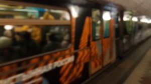 Как выглядел поезд зелёное метро до расклеивания