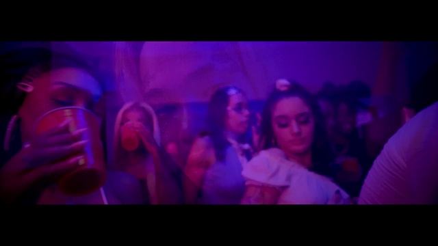 Kid Trunks - E-Wave (Official Video) смотреть онлайн