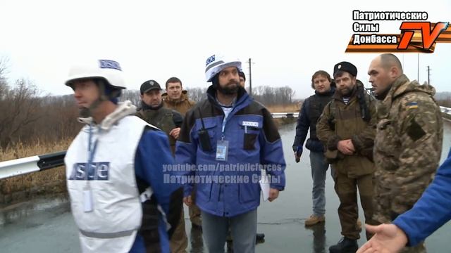 Прекращение огня в аэропорту. Киборги говорят: "Хватит уже воевать". (ПСД TV) смотреть онлайн