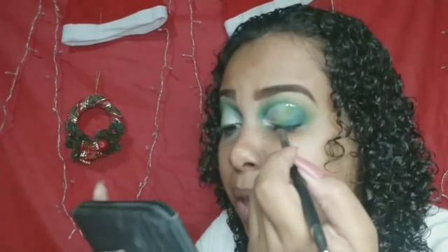 Makeup Natalina inspire se #makeupnatal #semicutcrease #natal2020 by @cris_lilac смотреть онлайн