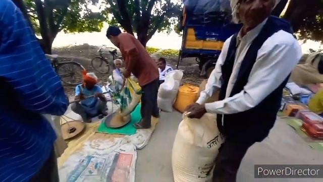 मेरे गाँव कि बजार देख लो my village Markit looking this dalliy vlog @ashuverma2845 #vlog смотреть онлайн