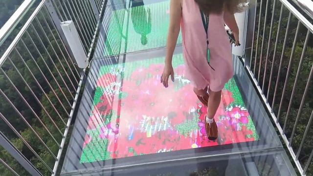 Стеклянный мост.Хайнань 2020 смотреть онлайн