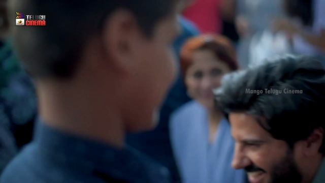 Students Surprise To DulQuer Salmaan | Sita Ramam Movie | Rashmika | Sumanth | Mango Telugu Cinema смотреть онлайн