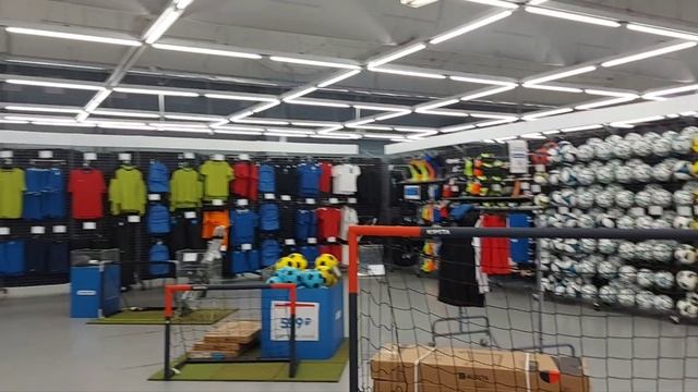 Магазин вместо Декатлона смотреть онлайн