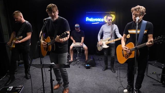 MICHAL HRŮZA - Pro Emu (live @ Frekvence 1) смотреть онлайн