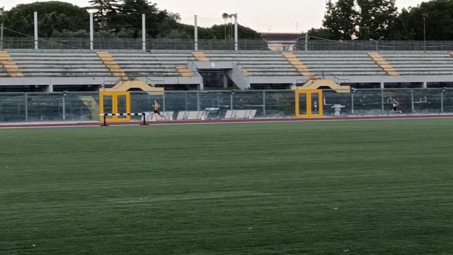 Alessandro Sibilio 45"08 nei 400 metri stadio di Nocera. STREPITOSO!!! Quasi Record Italiano смотреть онлайн