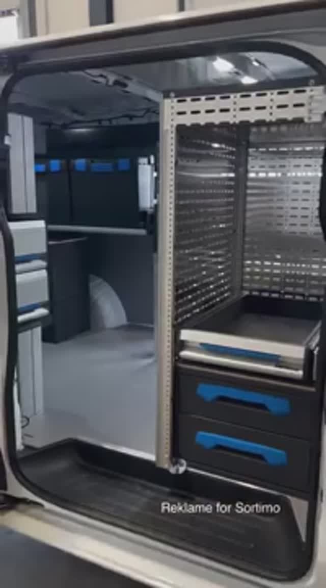 Переоборудование фургона под инструменталку мастерскую. Стеллажная система Sortimo SR5