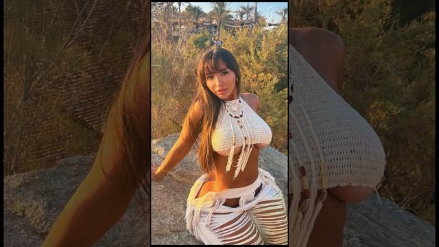 Maria Gjieli.: Albanian 🇦🇱 Plus Size Model, Bio, Body Measurements, Age, Height, Weight, Net Worth смотреть онлайн