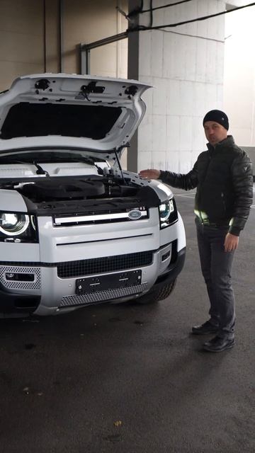 БОМБИЧЕСКИЙ Land Rover Defender 2-го поколения! Что у него внутри ❓ смотреть онлайн