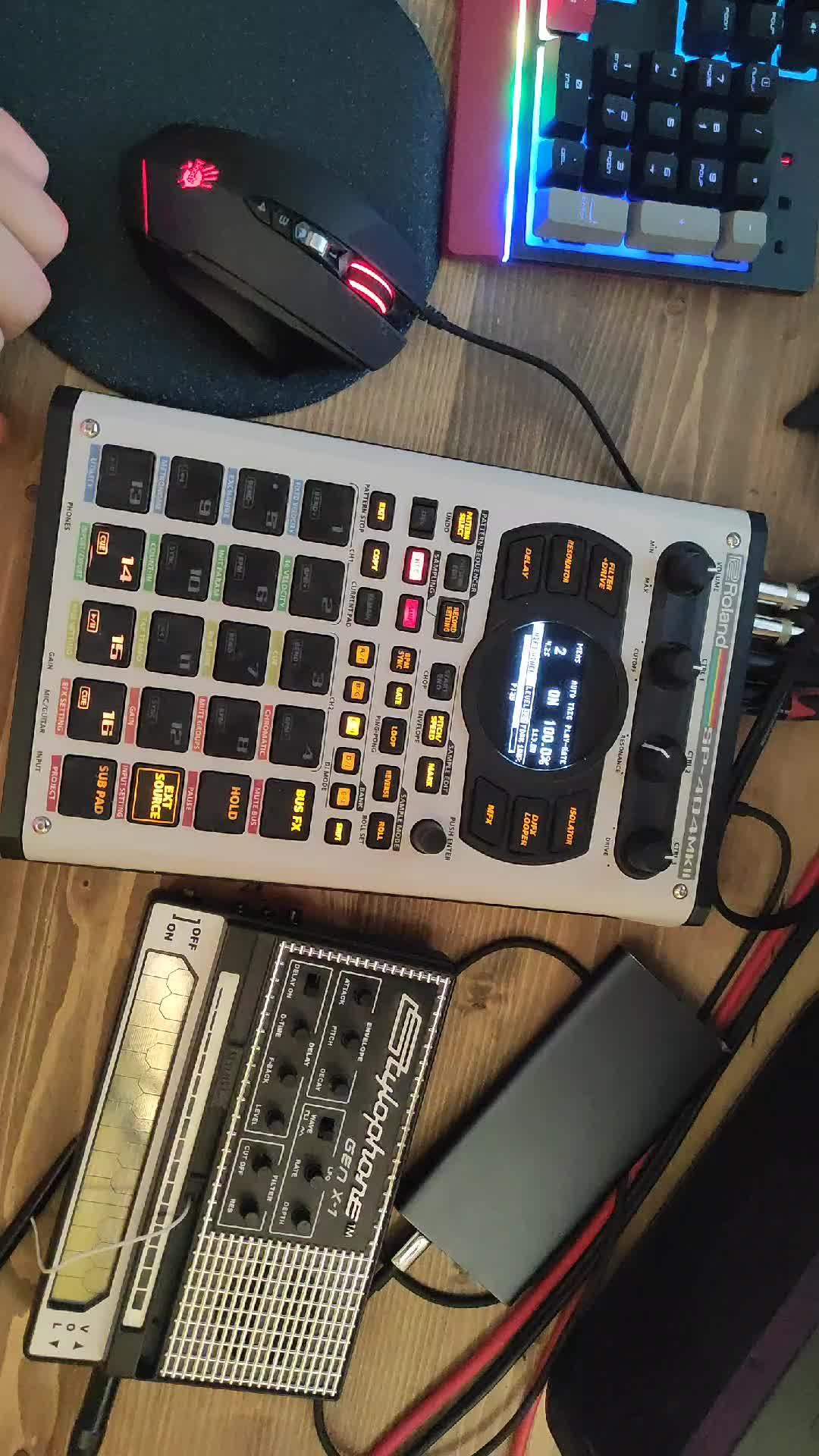 sp404 mk2 синтезаторы. смотреть онлайн