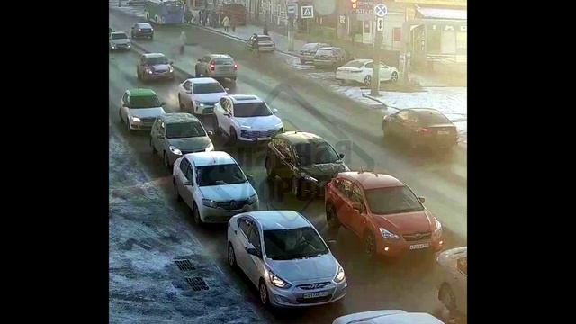 СМЕРТЕЛЬНЫЙ ПЕРЕХОД\\не глядя в больницу\батя зацепера негодует\бабуля и трамвай\оформляйте ДТП\ смотреть онлайн