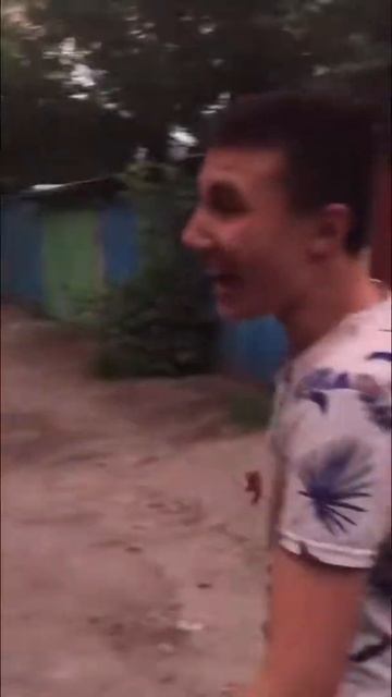 Парня рвёт смотреть онлайн