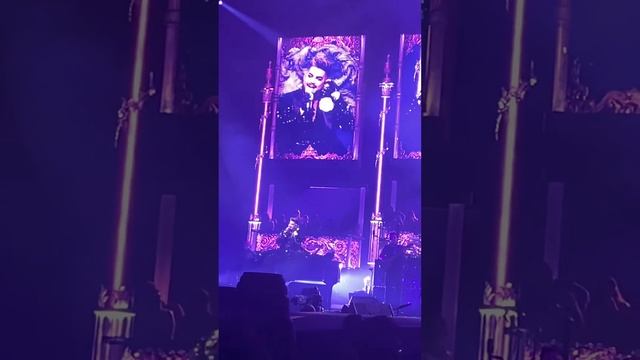 Queen + Adam Lambert - Killer Queen - 17/6/22 - O2 Arena смотреть онлайн