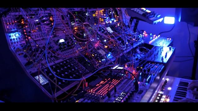 State Azure Silkworm - Ambient Modular Performance (Eurorack, Iridium, 2600, Deckard's Dream)