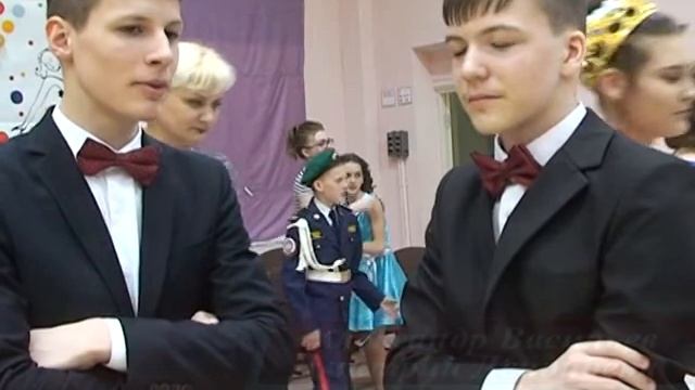 Школьные новости. Кадетский бал смотреть онлайн