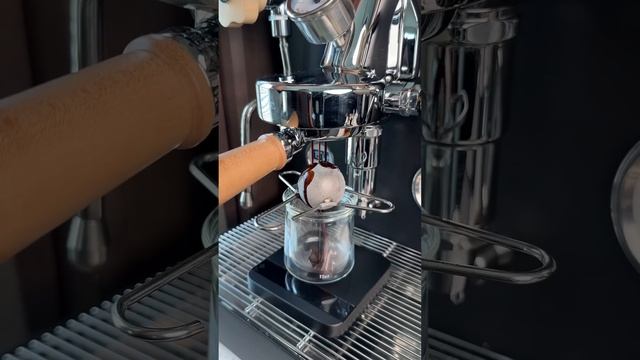 Chocolate grapefruit iced espresso #coffee смотреть онлайн