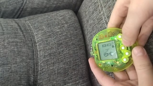 Как пользоваться тамагочи?