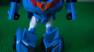 Тоботы и Робот. Видео с игрушками из мультфильма Тоботы. Нападение на город