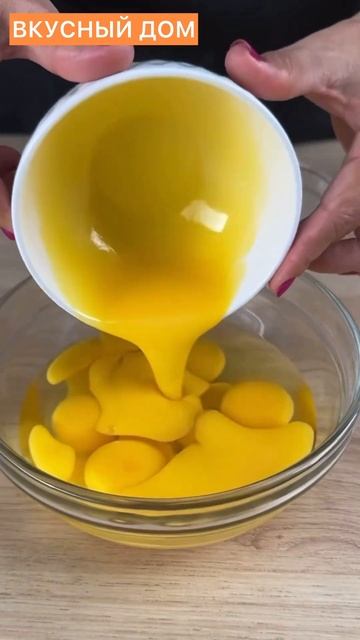 🍎Такой яблочный пирог вы ещё не пробовали. Изумительный эпплпай. Корица по вкусу. #рецепт #лайфхак смотреть онлайн