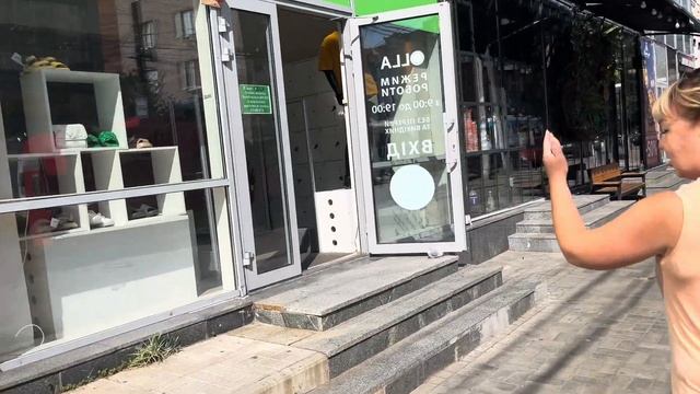 Приехали в центр города 🏙️ ходим по странным магазинам 🫣 цены смотреть онлайн