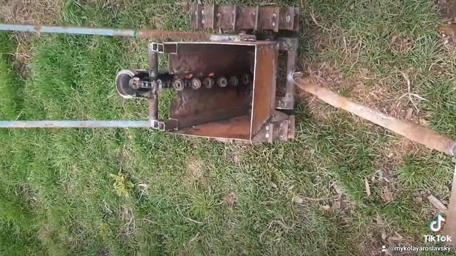 саморобна саджалка для часника і цибулі... Микола Ярославський смотреть онлайн