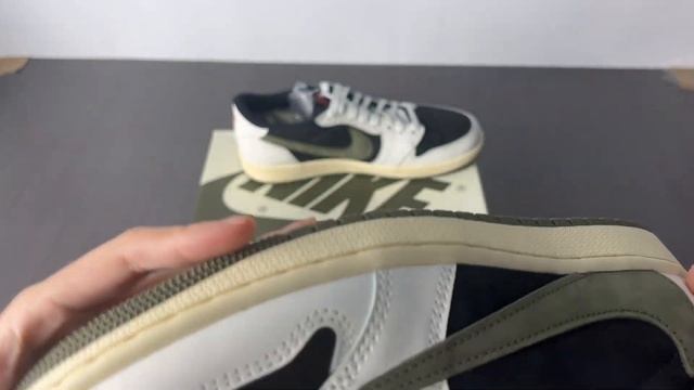 Travis Scott x Air Jordan 1 Low OG Olive DZ4137-106 смотреть онлайн