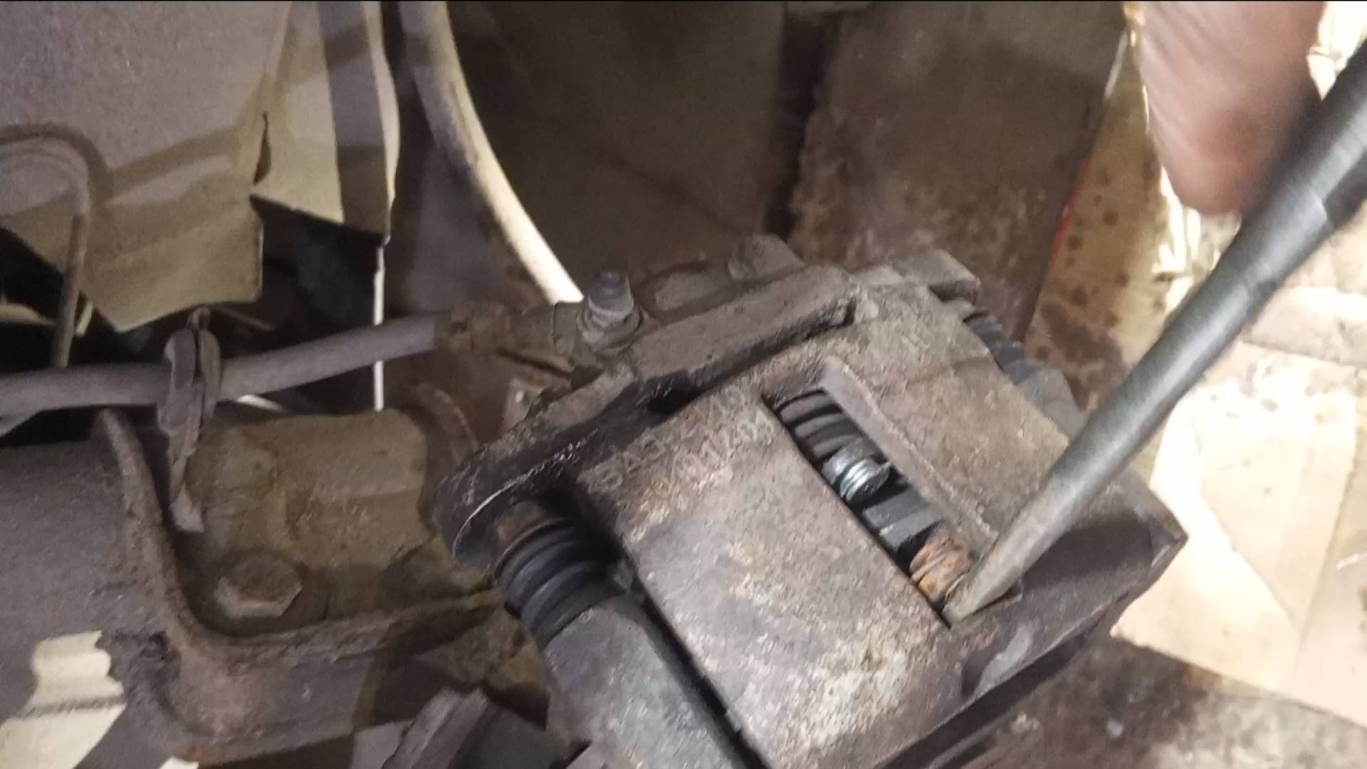 Греется тормозной диск Калины, суппорт клинит. Ремонт без замены. смотреть онлайн