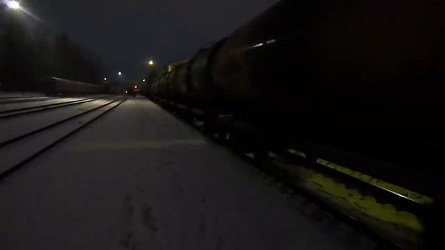 2ТЭ116У-0192 с товарным поездом. Псков-пассажирский. смотреть онлайн