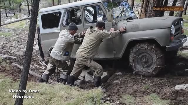 Внедорожник УАЗ 469 4x4 созданная для бездорожья, военная машина, СССР, 1971 год смотреть онлайн