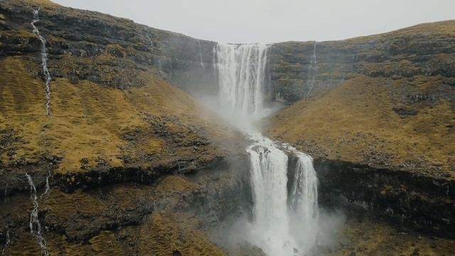 Fossa the highest waterfall on the Faroe Islands in 4K смотреть онлайн
