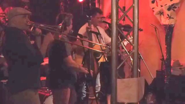 Pet je kumi, Raca, Huja brija - Cinkuši, Ljeto na Štrosu, Zagreb 20.06.2017 смотреть онлайн